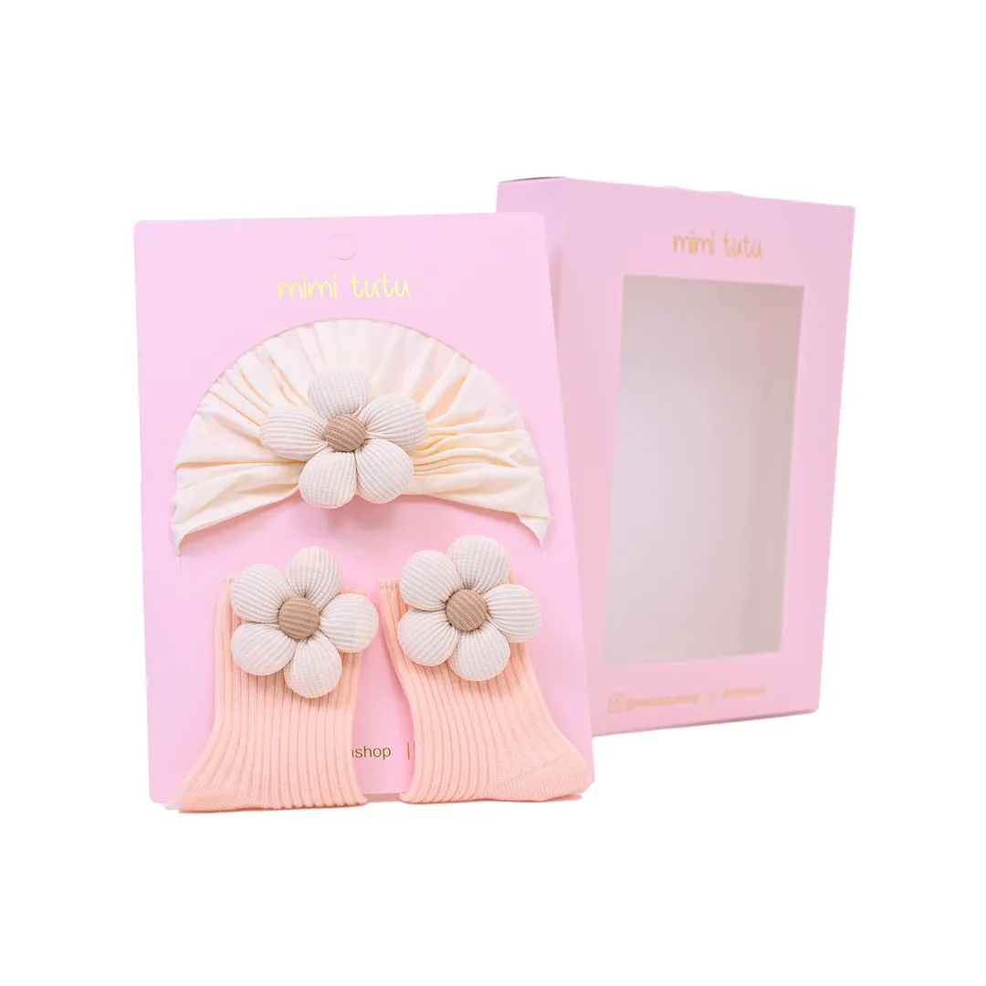 Beige Flower Pastel Accent Gift Set
