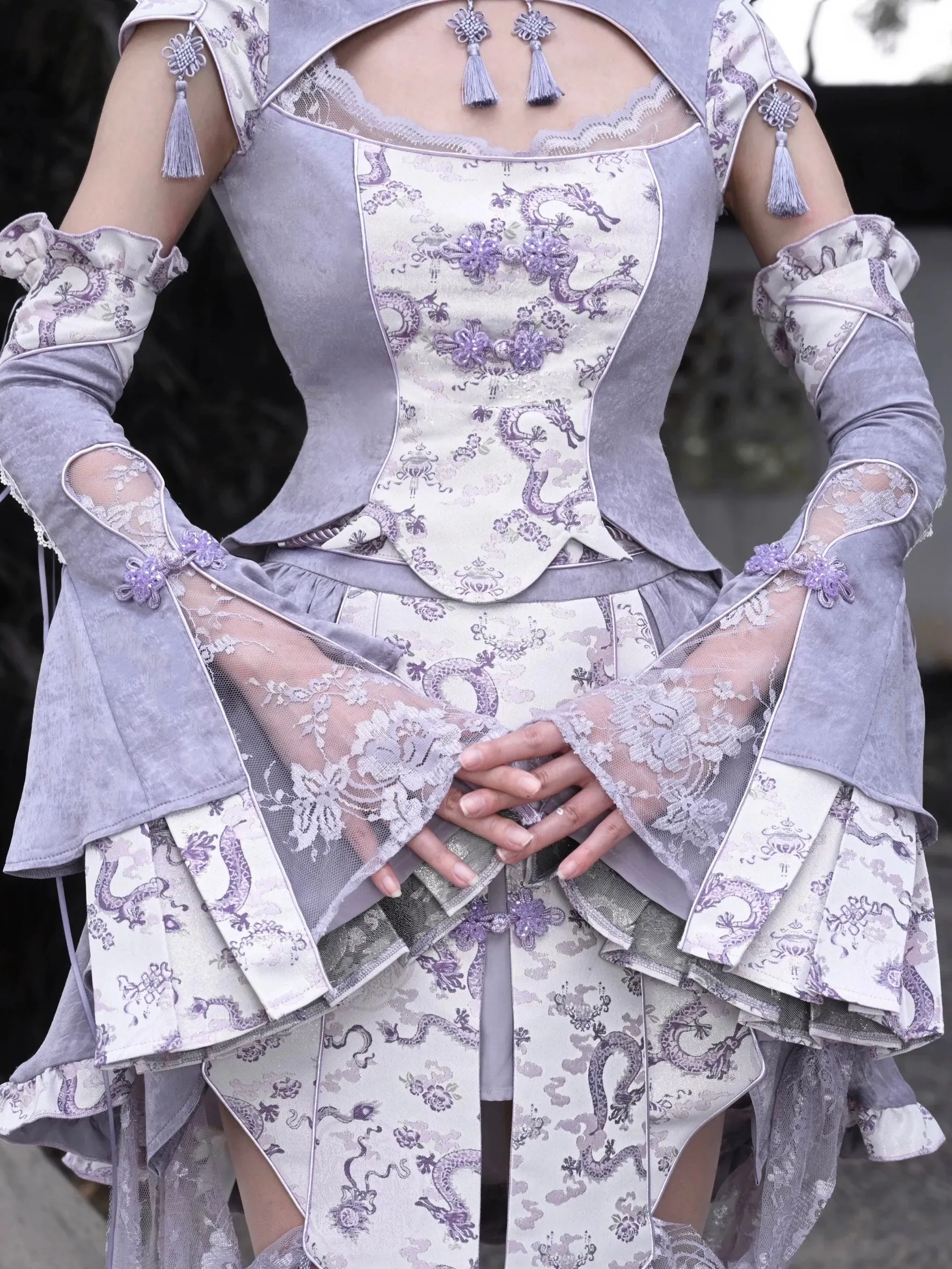[Blood Supply] Dragon In Wisteria Japanese Princess Sleeves