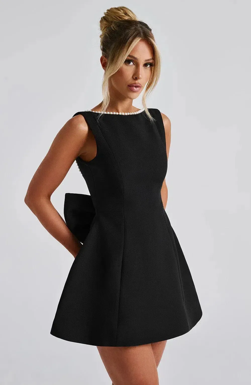 Bruna – Pearl bow detail – Mini dress