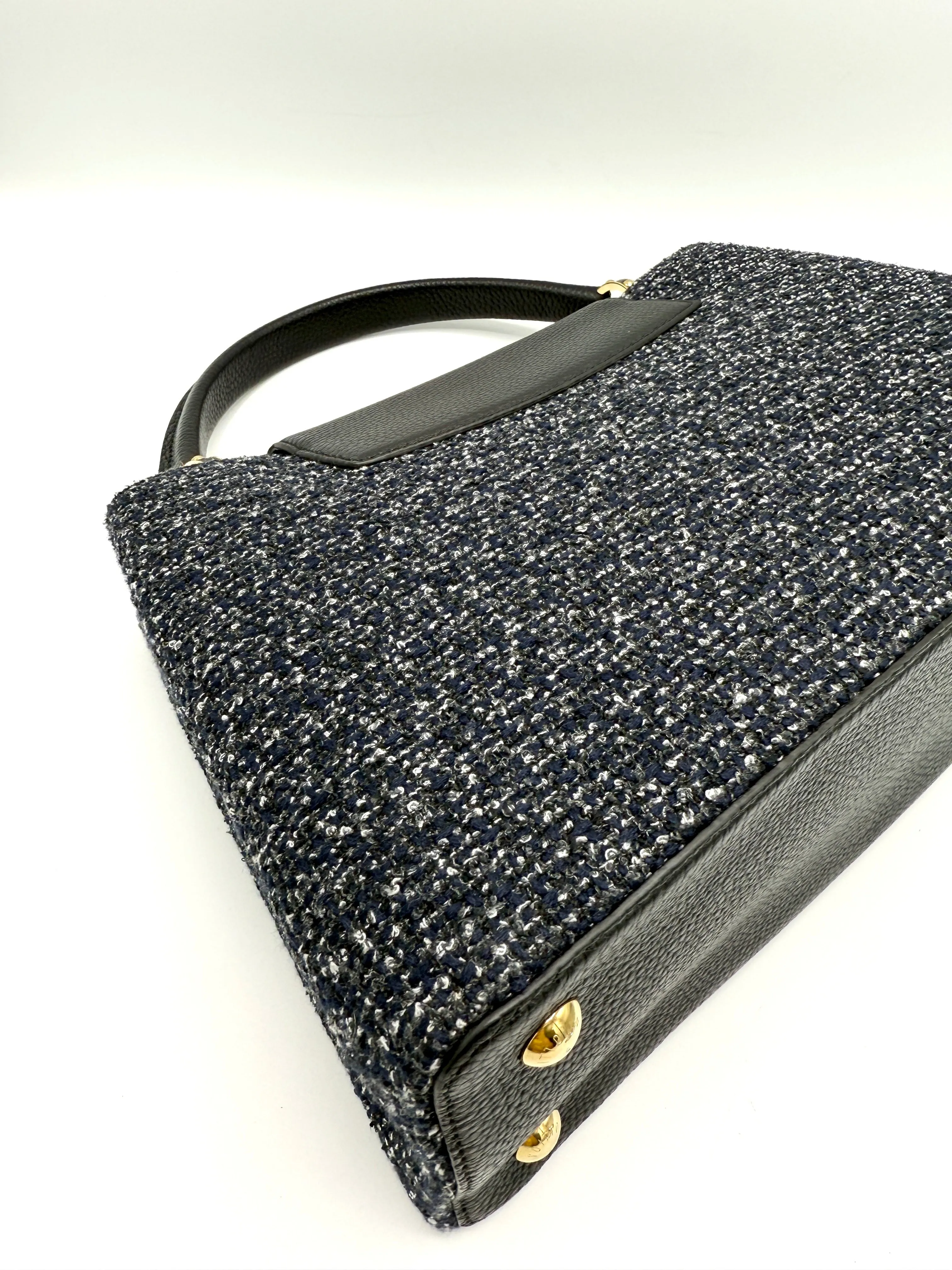 Navy/Grey/White Woven Tweed Capucines MM