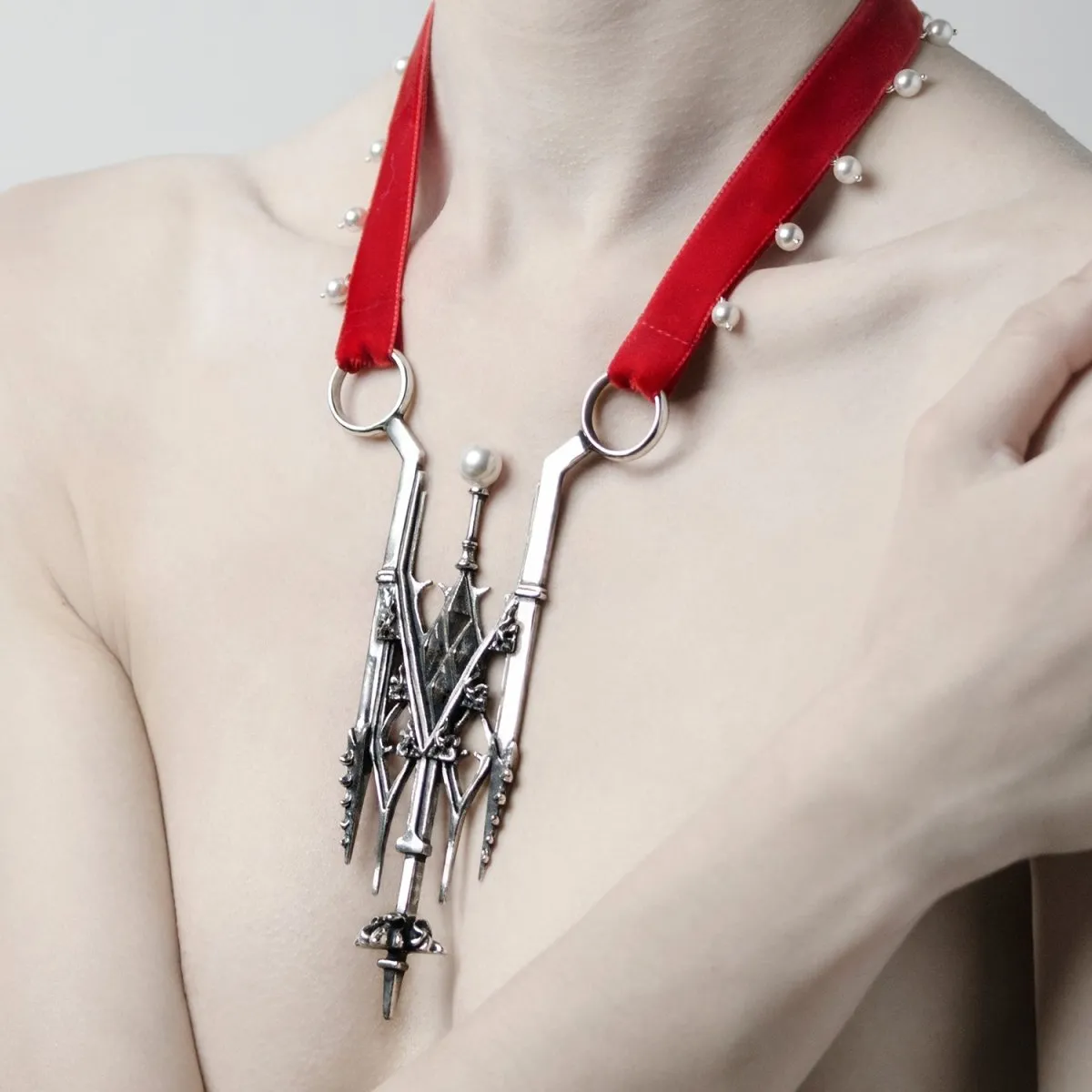 Pinnacle necklace