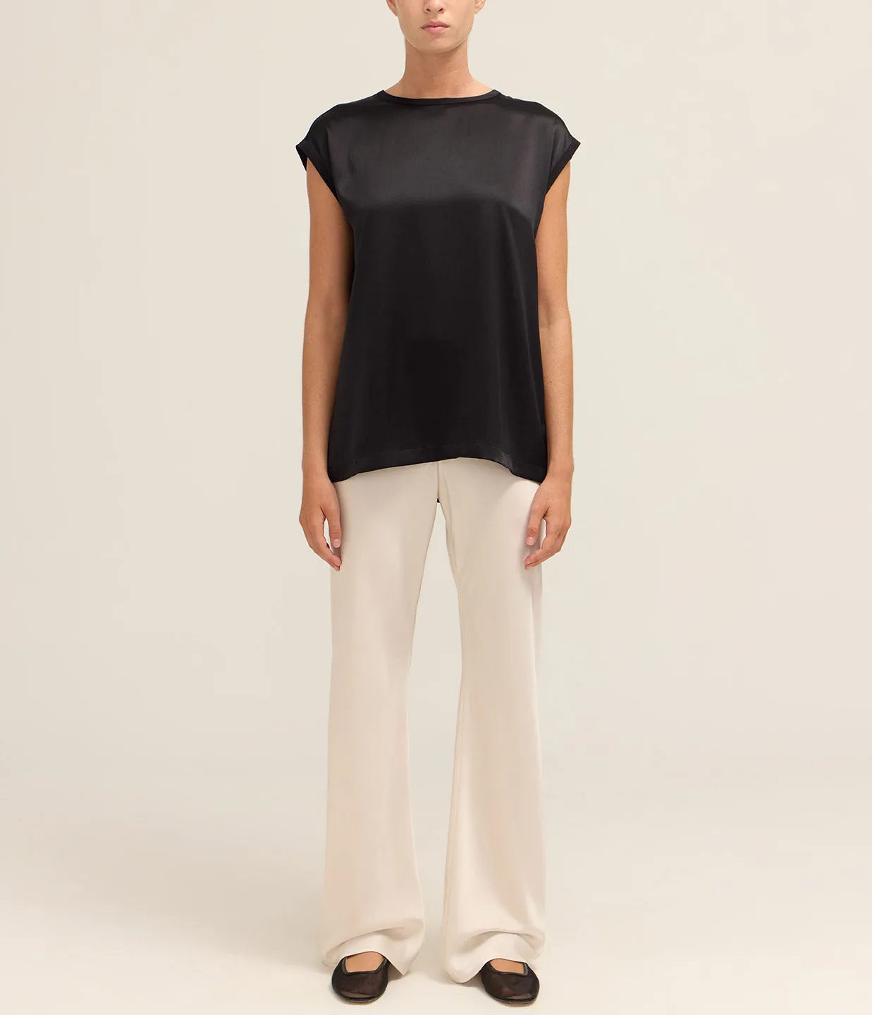 Round Neck Sleeveless Top in Midnight