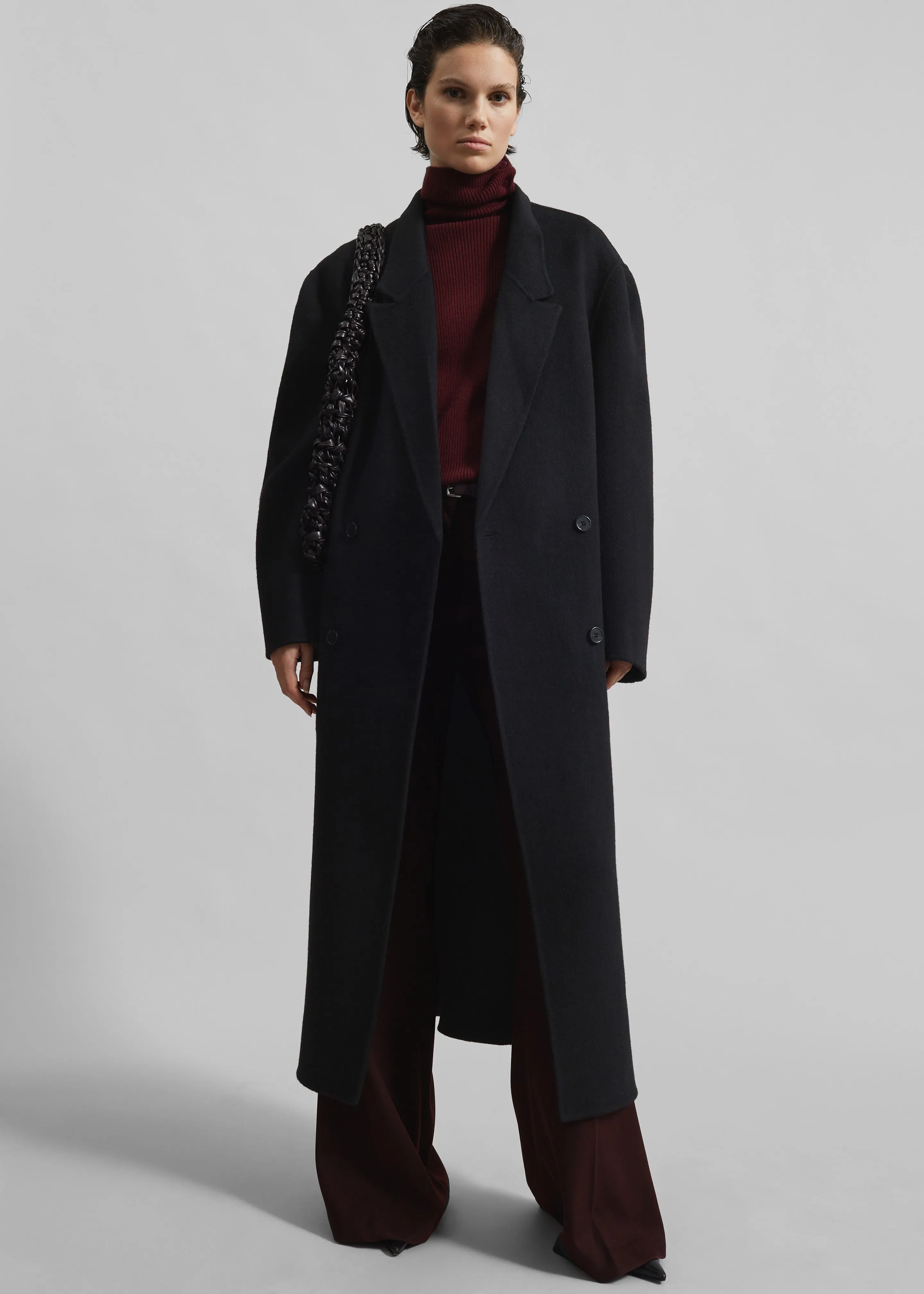 Veonce Oversized Wool Coat - Black