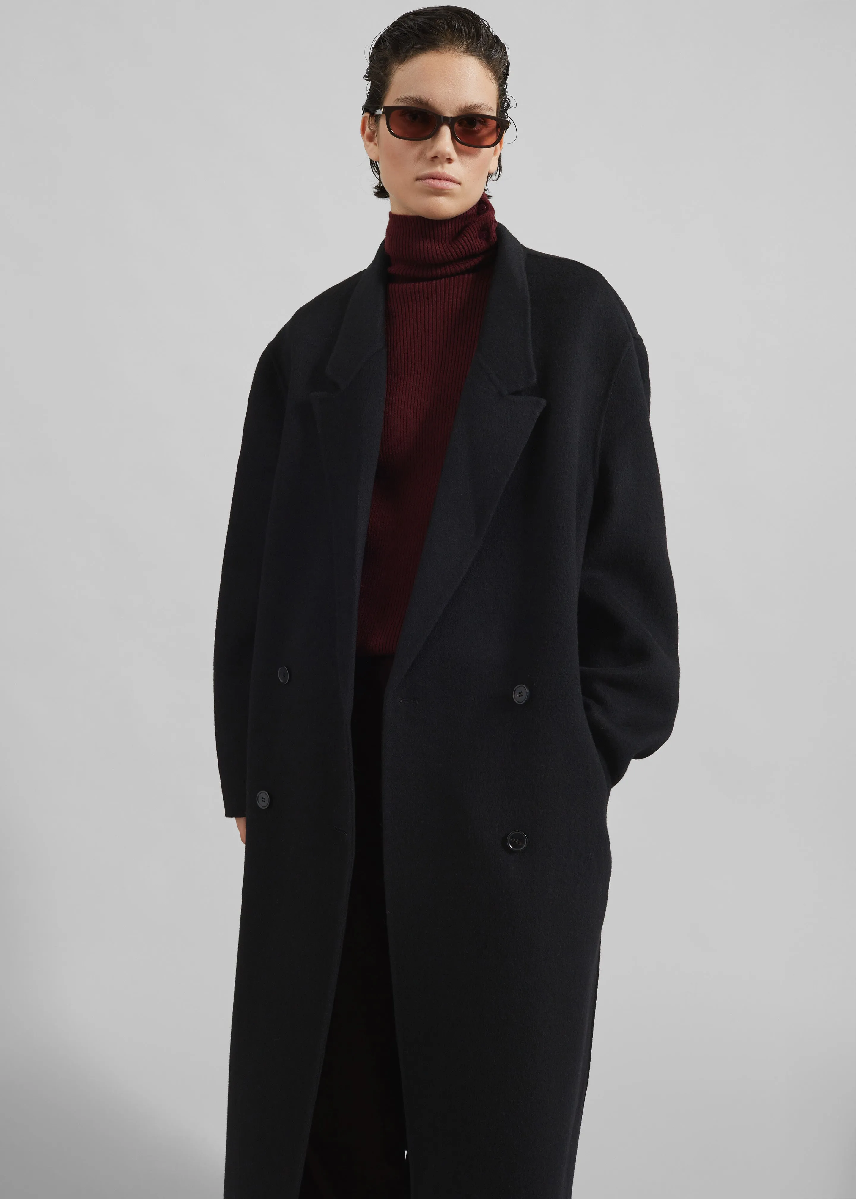 Veonce Oversized Wool Coat - Black