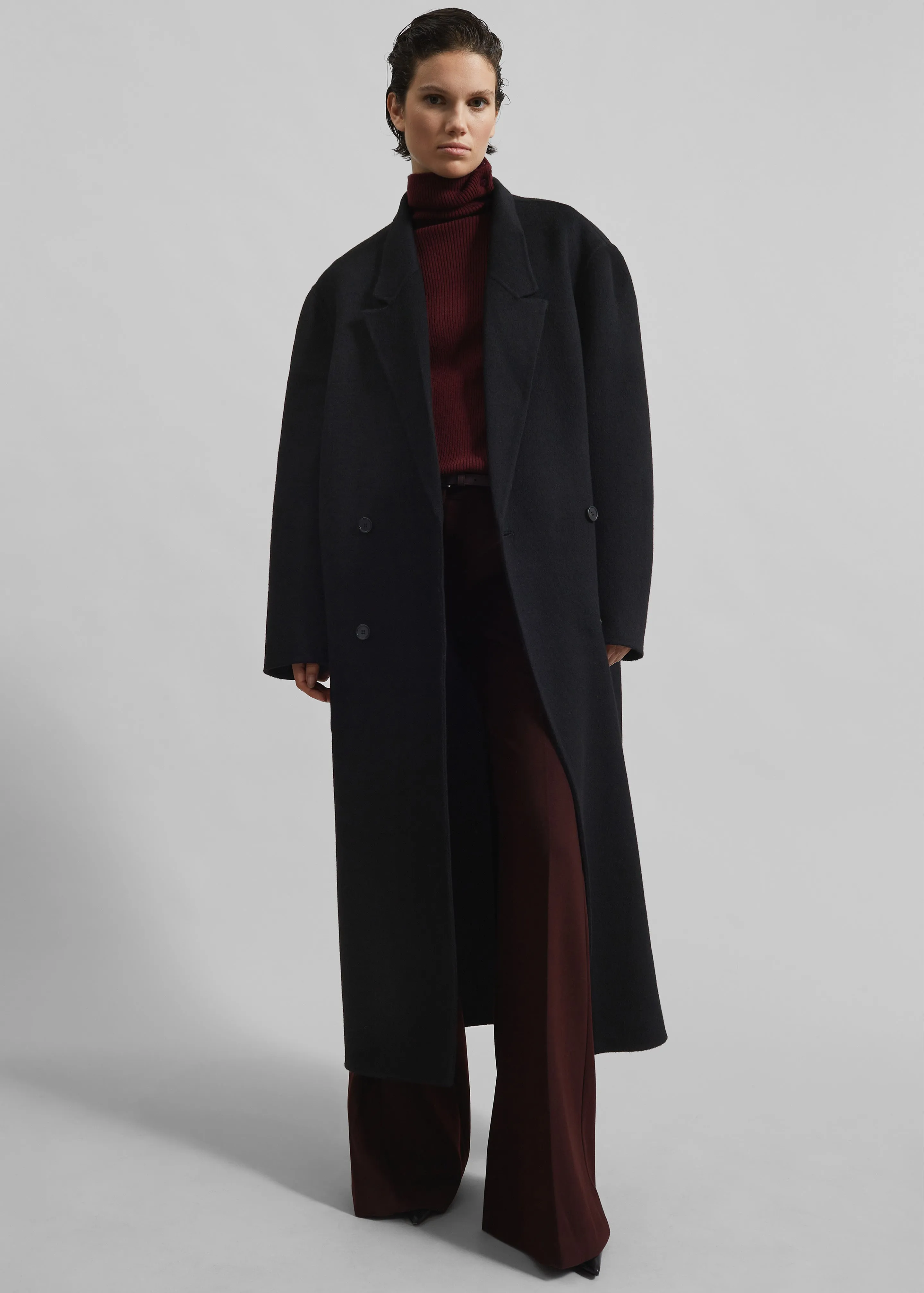 Veonce Oversized Wool Coat - Black
